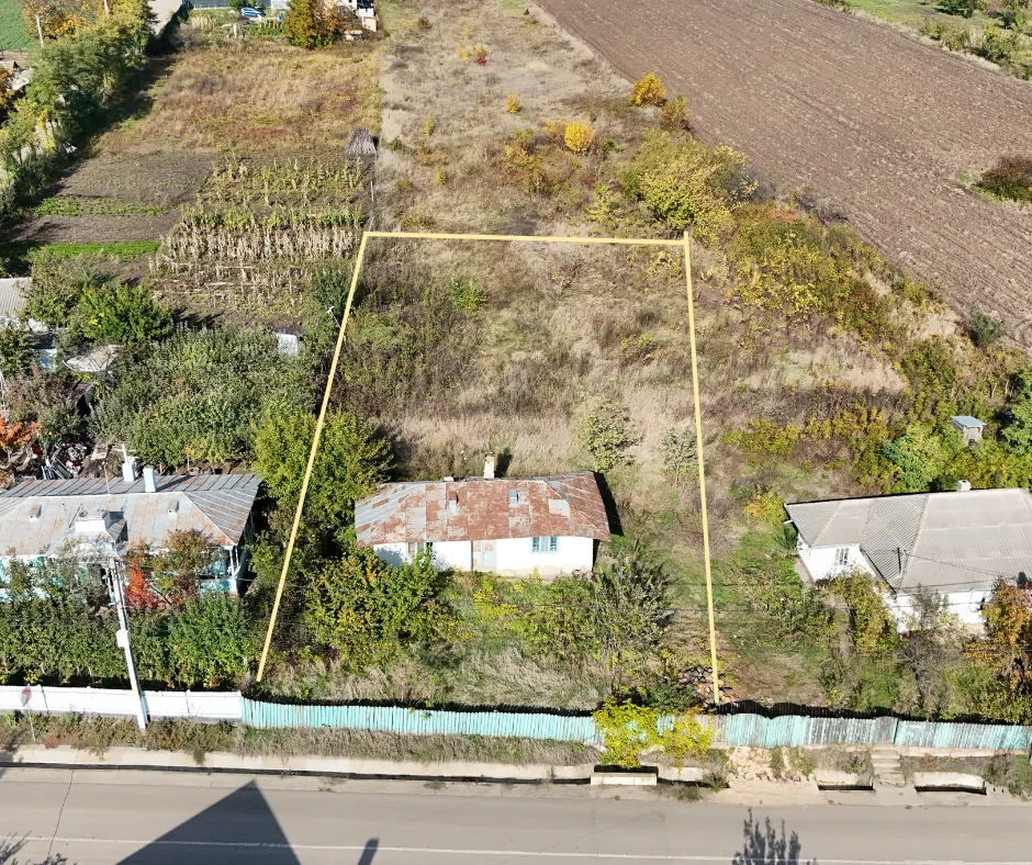 Terrain constructible 1 000 m² à Proselnici, Miroslava – 20m façade