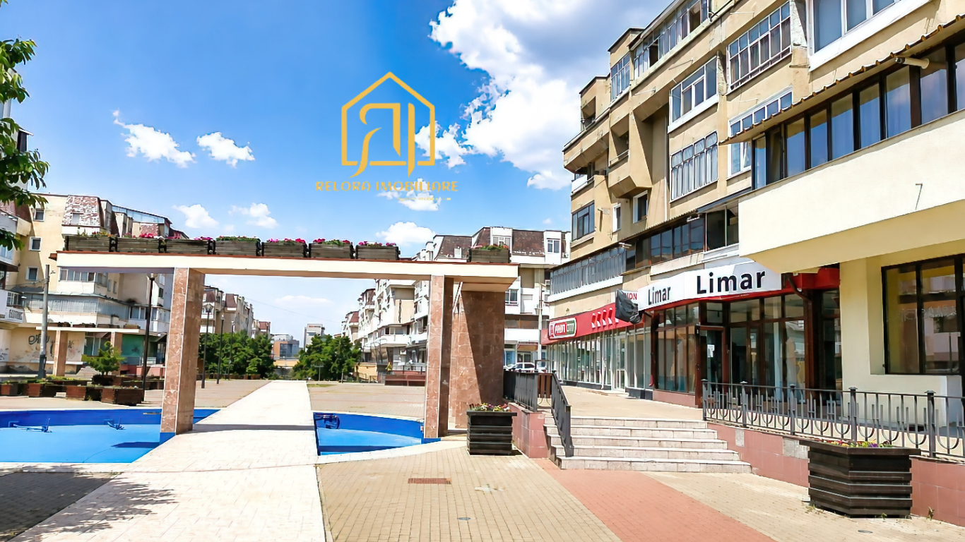 Spațiu comercial ultracentral de vânzare în Roman – 199 mp — Pietonal Ștefan cel Mare, lângă Banca Transilvania, Roman, Neamt