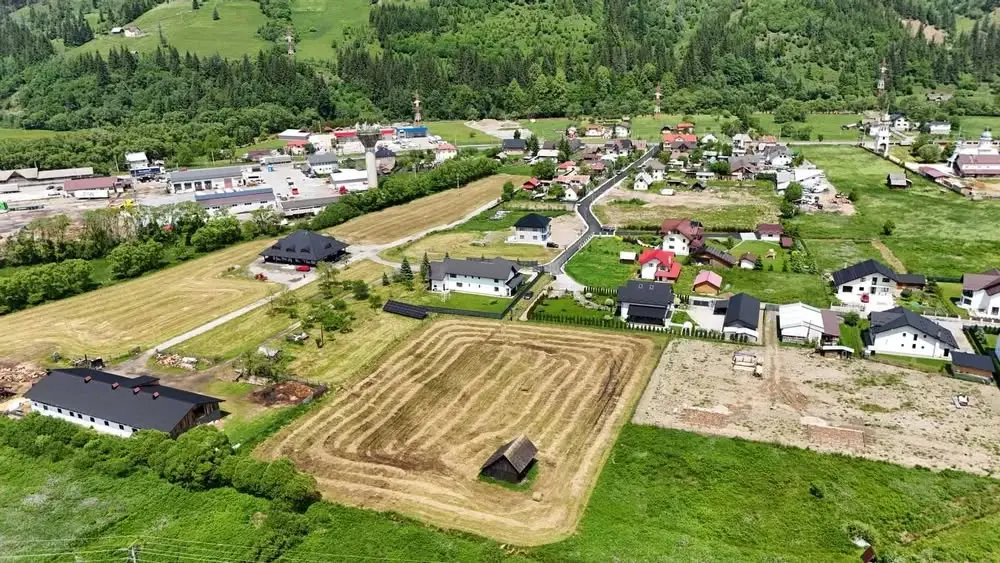 Terrain constructible de 5 578 m² à Vatra Dornei, rue Arcașului — photo 5