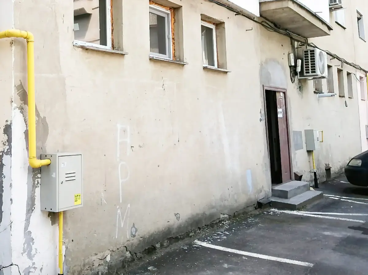 Local commercial ultracentral à vendre à Roman – 199 m² — photo 4