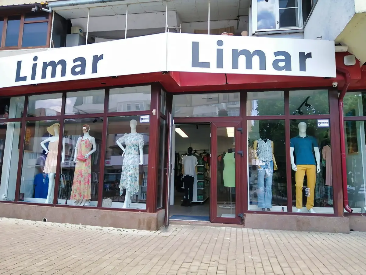 Local commercial ultracentral à vendre à Roman – 199 m² — photo 5